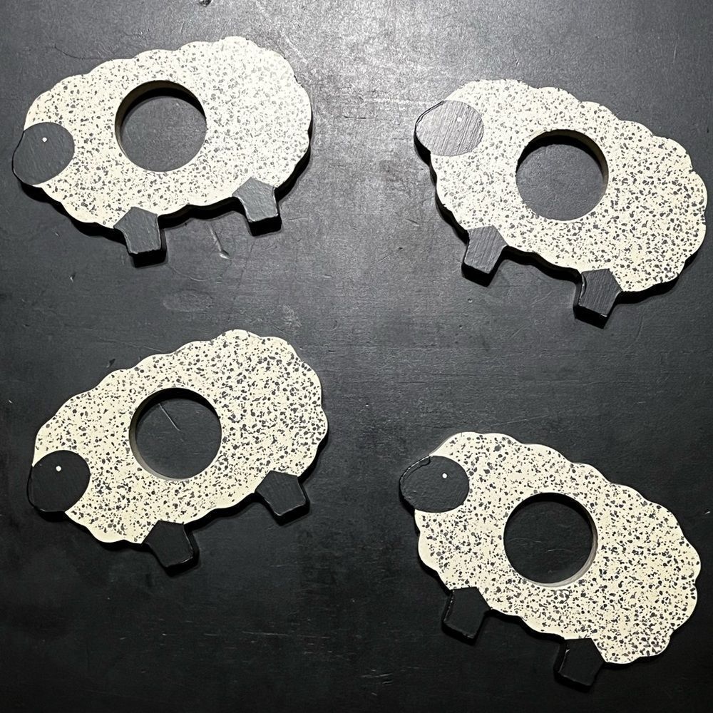 Avon Sheep Napkin Rings set of‎ 4